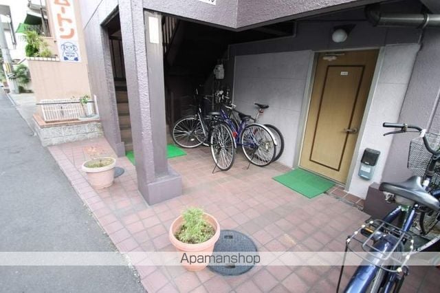 北沢江の木ビルの玄関写真