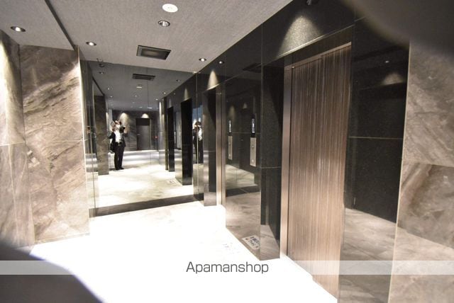 ブリリアンクラス河原町の玄関写真