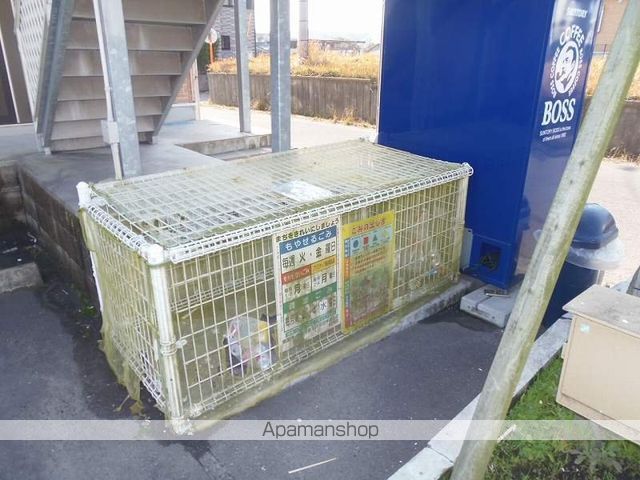 フェヴァリーFの玄関写真