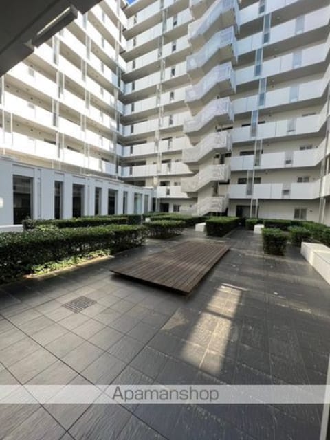 東京都新宿区北新宿４丁目[2LDK/66.39m2]の共用部1