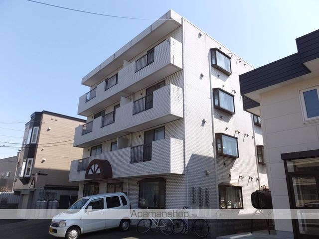 ビッグバーンズマンション南郷の外観写真