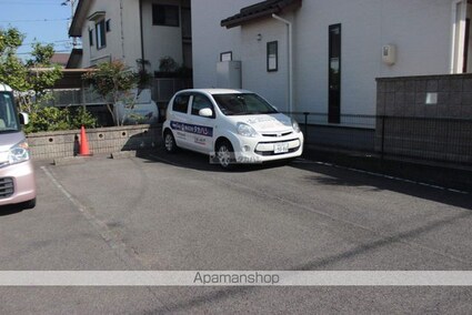 ルピナ深津[2DK/44.02m2]の駐車場
