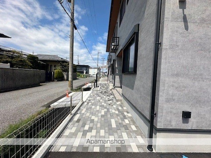 滋賀県彦根市後三条町[2LDK/51.8m2]のエントランス
