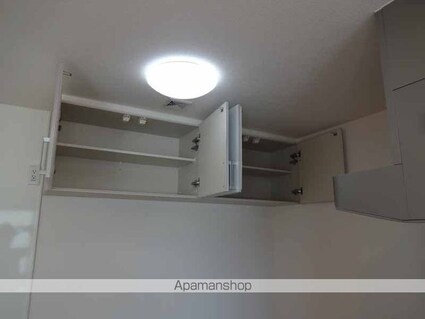 リビングタウン鳴滝　Ｄ[1LDK/62.1m2]の内装2