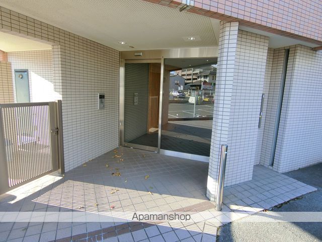 KーWESTの玄関写真