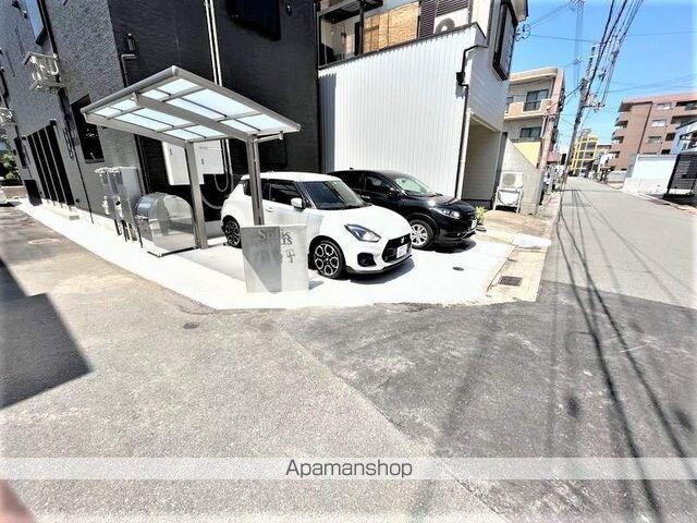 Ｓｏｌｉｓ新留丁[1LDK/40.99m2]の駐車場1