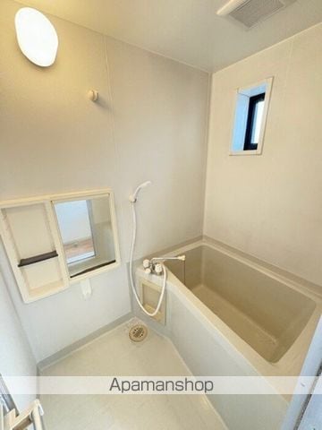 エクセレントワイケイ Bの内装写真