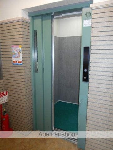 パースアベニューIIの玄関写真