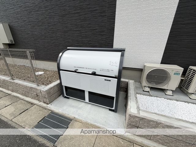 M’Sコートのその他写真