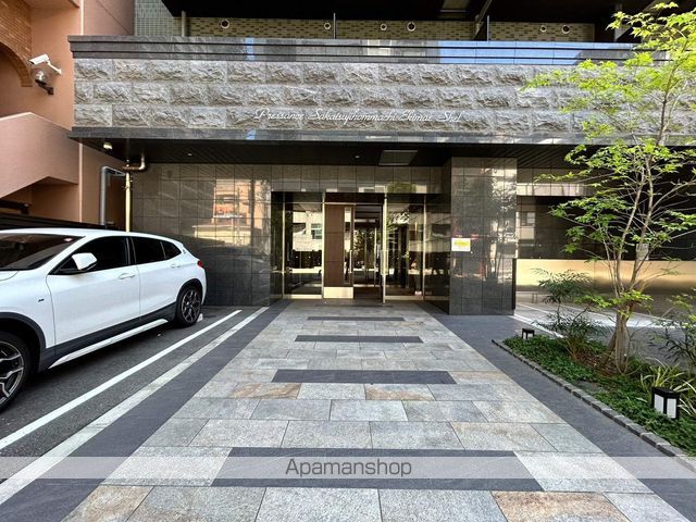 プレサンス堺筋本町駅前シェルの玄関写真