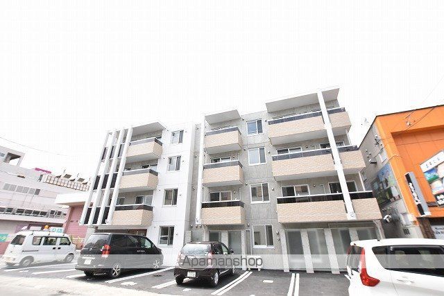 メニーズコート栄町プレミアの外観写真