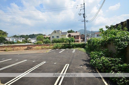 広島県広島市安佐北区口田南１丁目[1R/22.68m2]の駐車場2