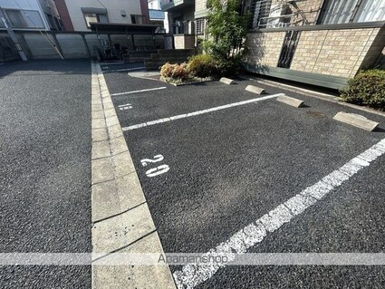 リビングタウン泉大津　Ｂ[2LDK/62.1m2]の駐車場