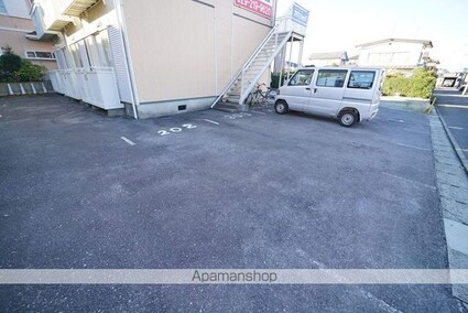 リバティー[1K/27.08m2]の駐車場2