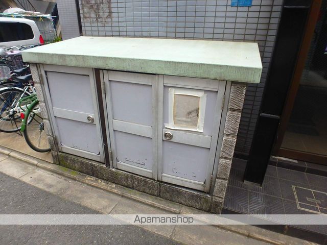 ロイヤルオーディン藤田町の玄関写真