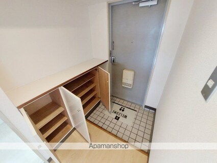 ナチュラルリーフ松山[3LDK/66.14m2]の玄関