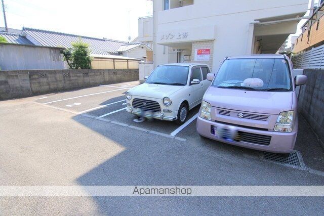 メゾン上野[1K/25m2]の駐車場