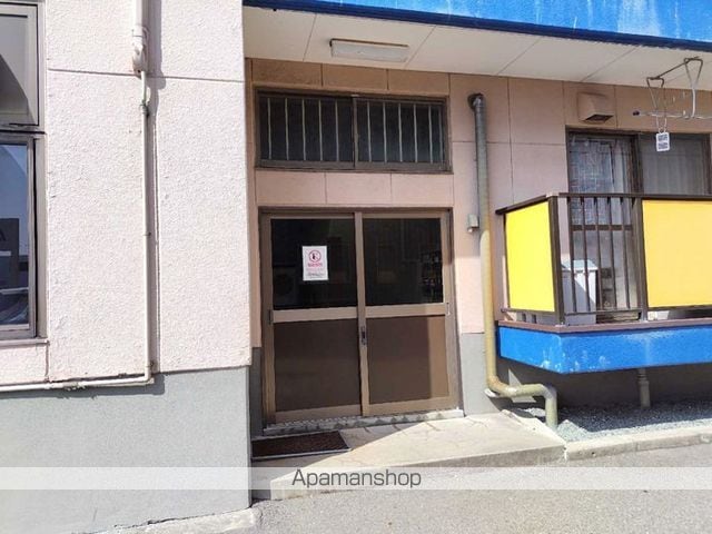 ほどのニッセイハイムの玄関写真