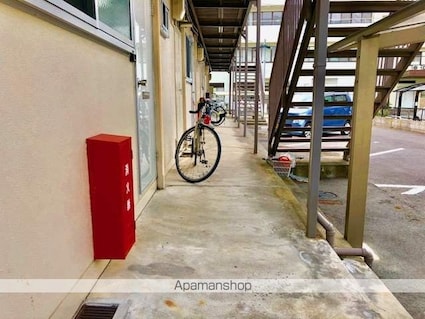 滋賀県野洲市小篠原[1LDK/38m2]のエントランス