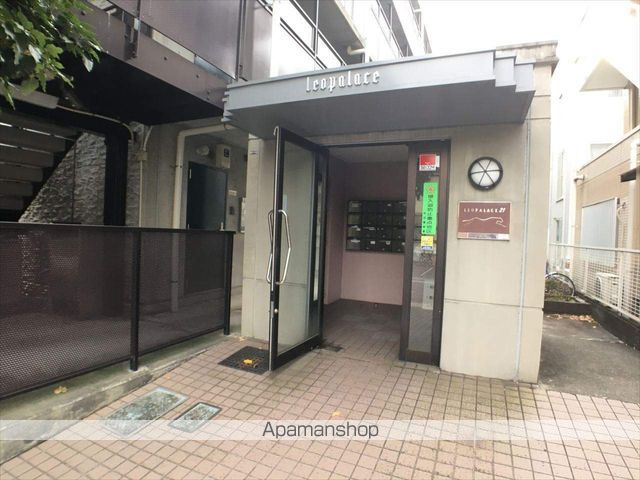 レオパレスシェル都の玄関写真