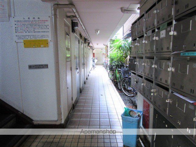 プレアール菱屋西の玄関写真