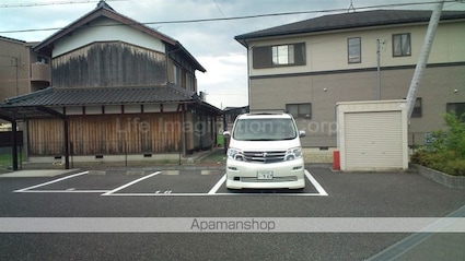 滋賀県東近江市市子殿町[2LDK/59.62m2]の駐車場2
