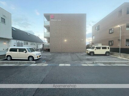 Ａｎｅｓｉｓ守山Ⅲ[1LDK/40.89m2]の駐車場1