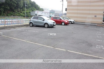 レオパレスＷＩＬＬ[1K/22.35m2]の駐車場