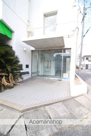 ニコニコビルの玄関写真