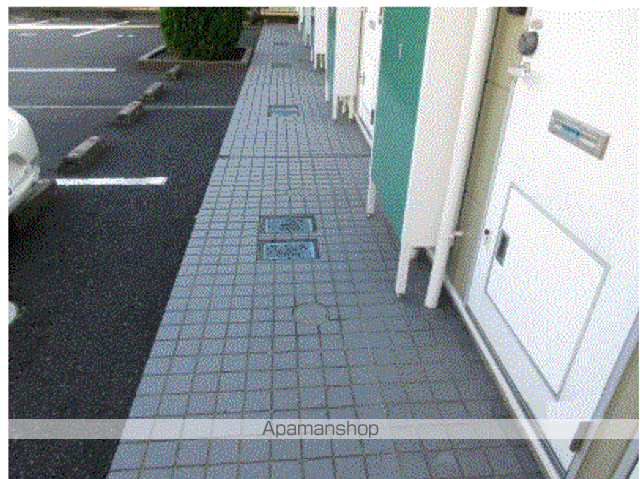 レオパレスサンウッドIIIの玄関写真