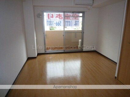 ロイヤルガーデン弐番館[1DK/31m2]のリビング・居間