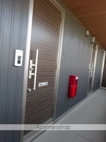 ウォルナット東朝日町の玄関写真