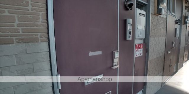 レオパレスTの玄関写真