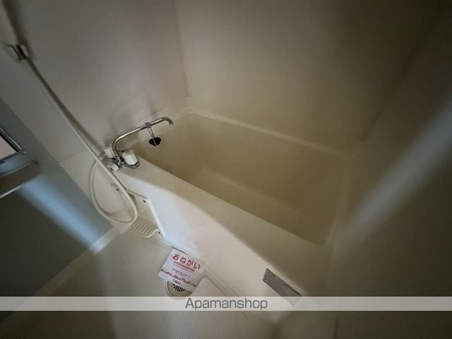 DEMAINの内装写真
