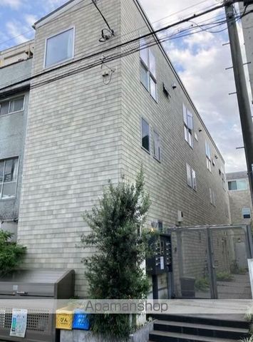アリュイッテ西荻窪の玄関写真