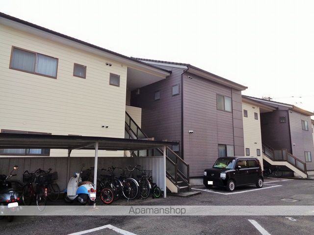 上原ハイツB棟の外観写真