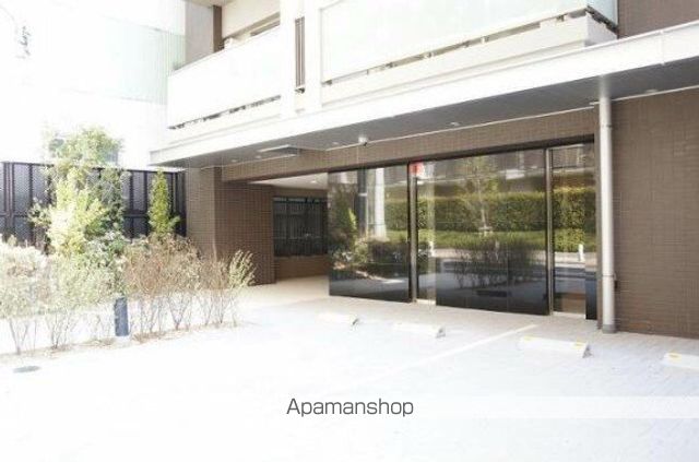 AXAS東京イーストの玄関写真