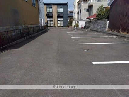 レオパレスラパン[1K/20.28m2]の駐車場3