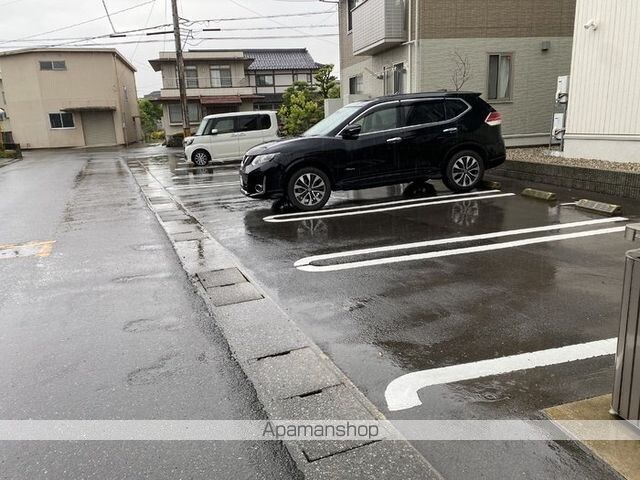 サングリーン[1LDK/49.89m2]の駐車場