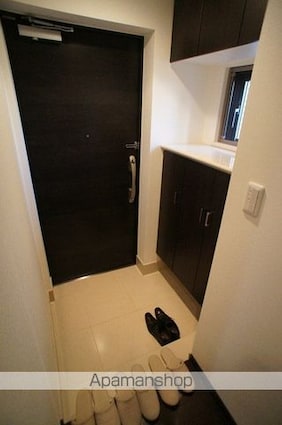 パークフラッツ市谷台町坂（旧アクシルコート市谷台町坂）[2LDK/56.38m2]の玄関