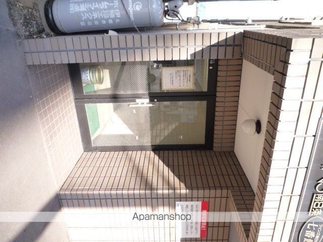 ツインズ南8条壱番館の玄関写真