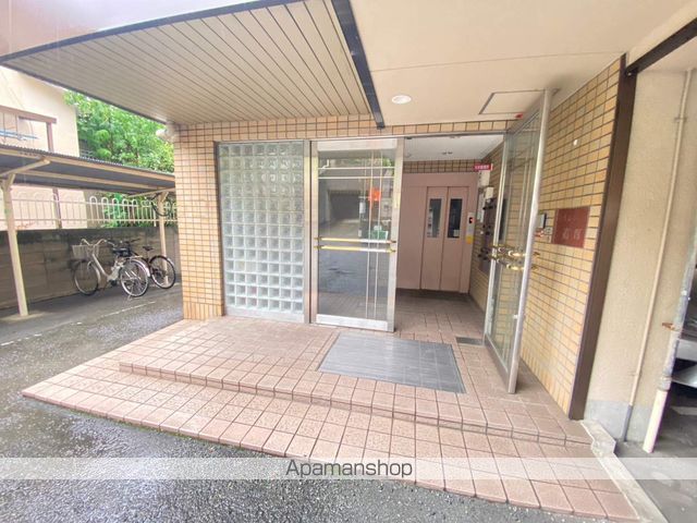 シャルム高塚の玄関写真