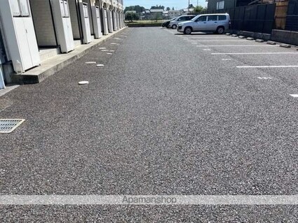 レオパレスエムエスエムⅢ[1K/28.02m2]の駐車場1