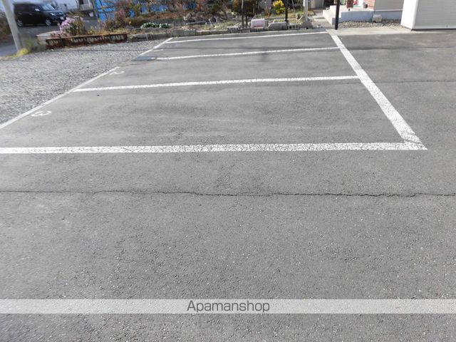 レオパレスグリーンヒルの外観写真
