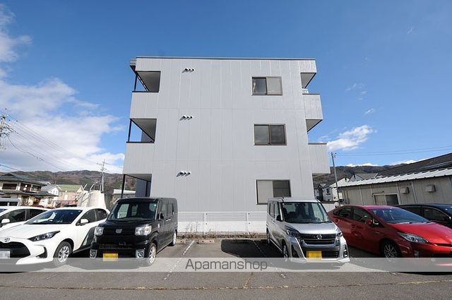 マンションアドーマの外観写真