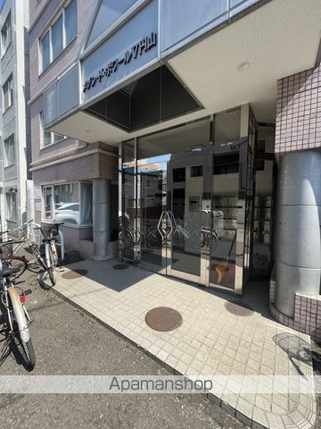 メゾンドボワール円山の玄関写真