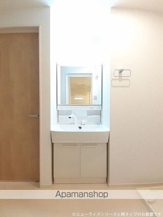 メゾン　ド　ファミーユ　Ⅰ[1LDK/50.14m2]の洗面所