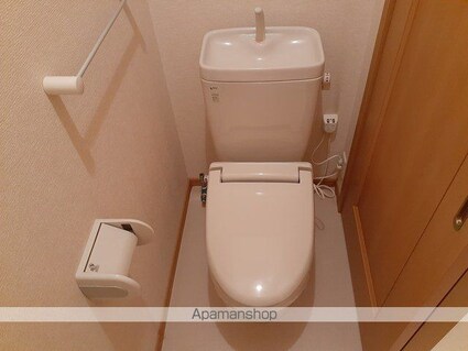 イーストラビリンス[1LDK/46.49m2]のトイレ