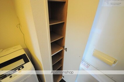 レオパレスオアゾ東本浦[1K/19.87m2]の玄関