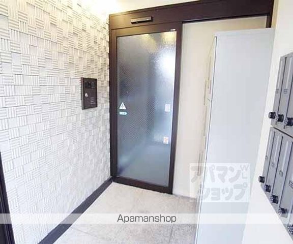 フラッティ堀川下立売の玄関写真